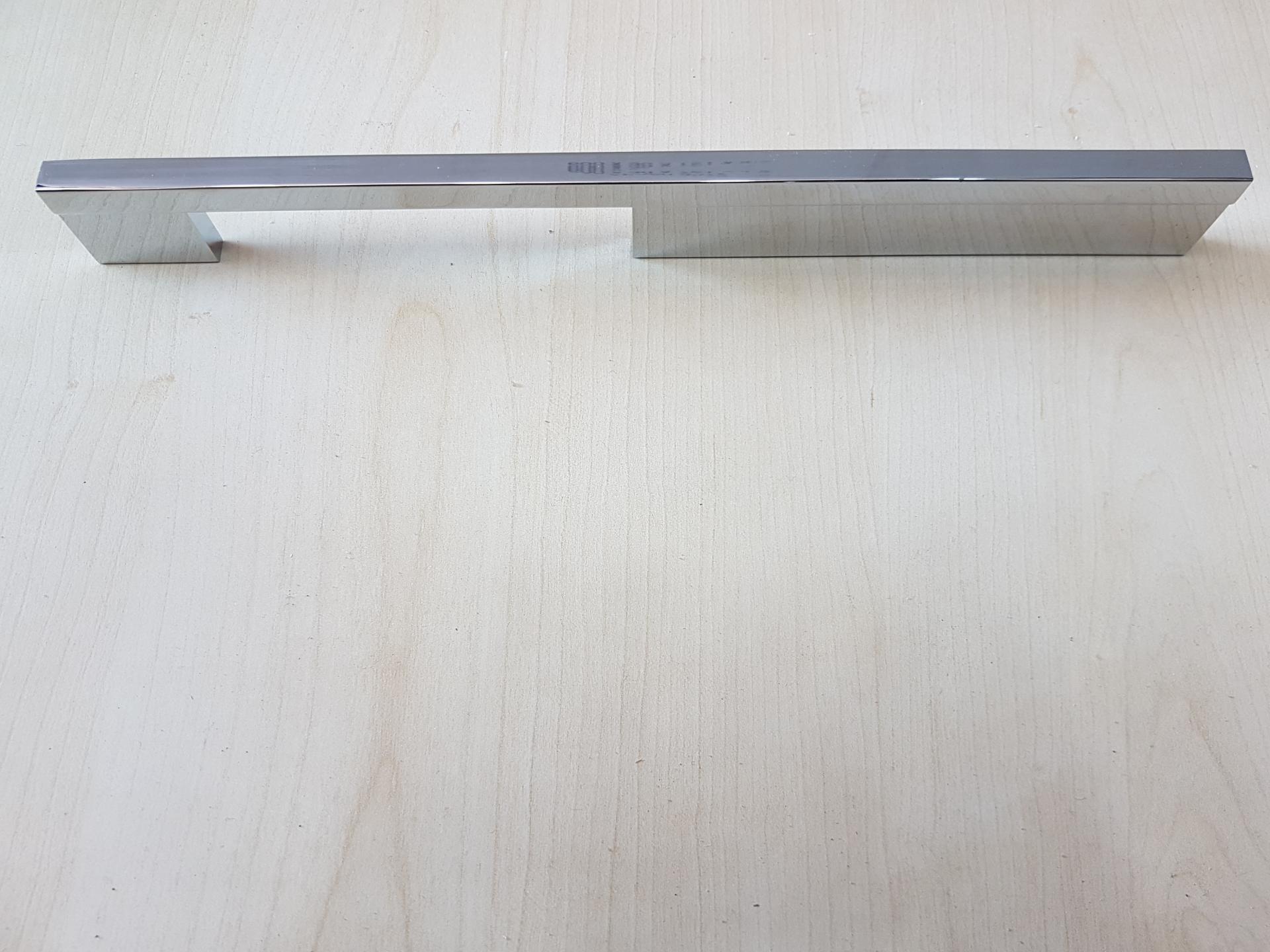 Poignée  de meuble                       513                                  